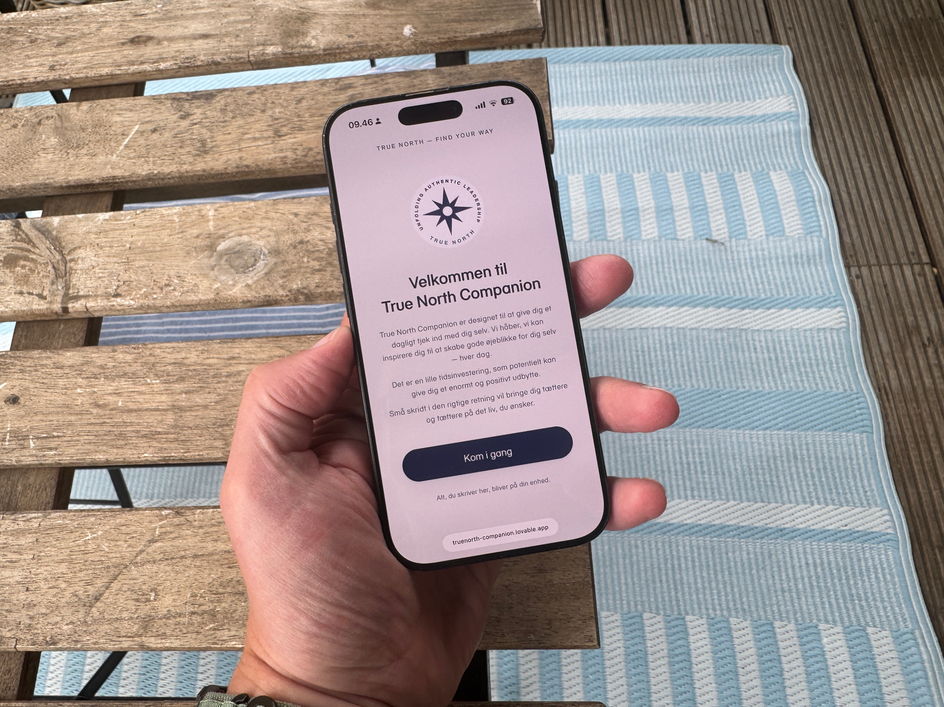 True North Companion-appen i brug på en telefon